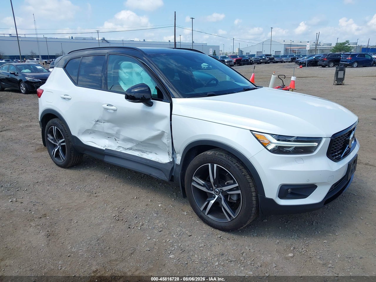 2022 VOLVO XC40 T5 R-DESIGN