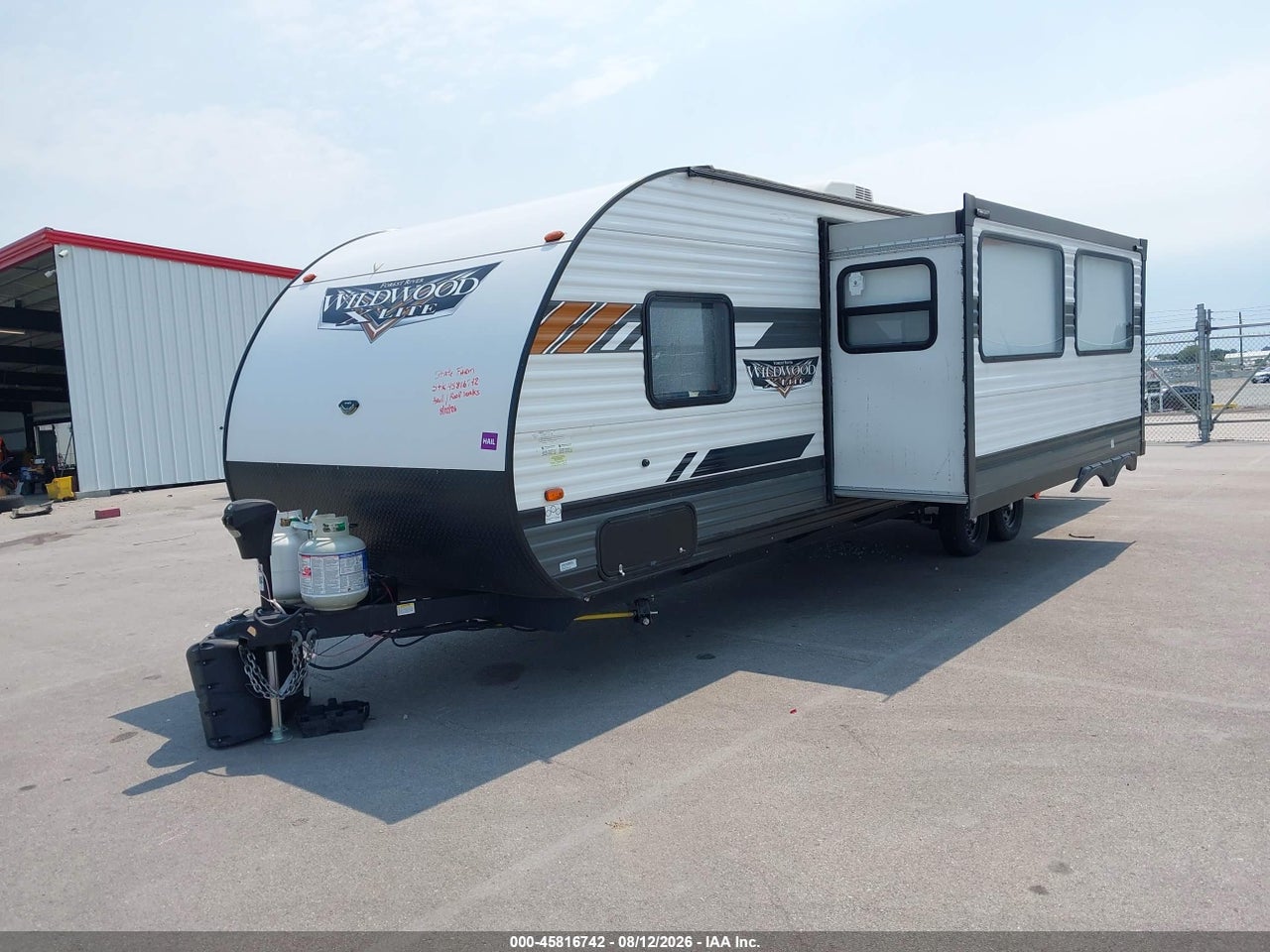 2022 FOREST RIVER X-LITE 273QBXL · 2/11