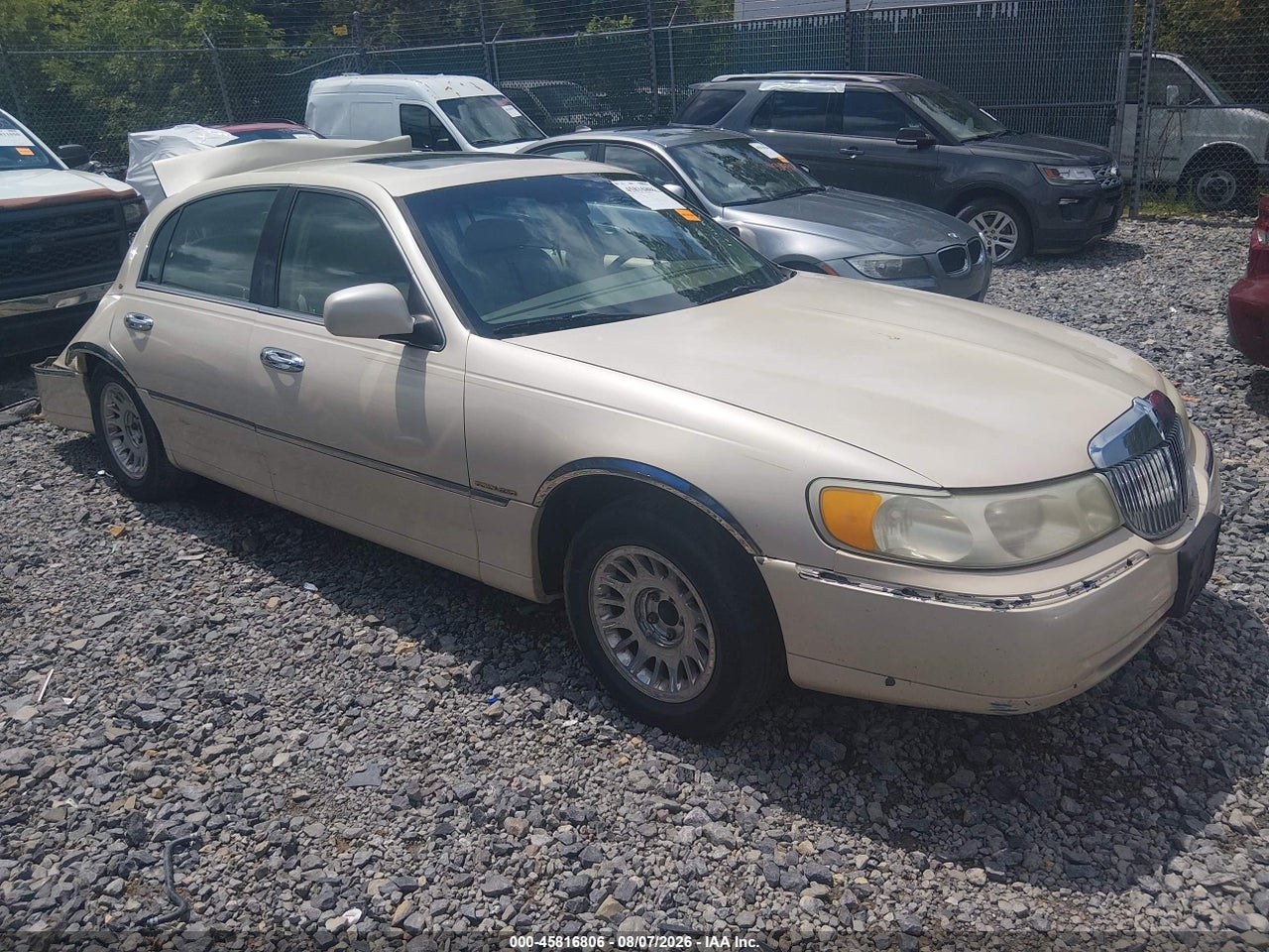 2002 LINCOLN TOWN CAR CARTIER