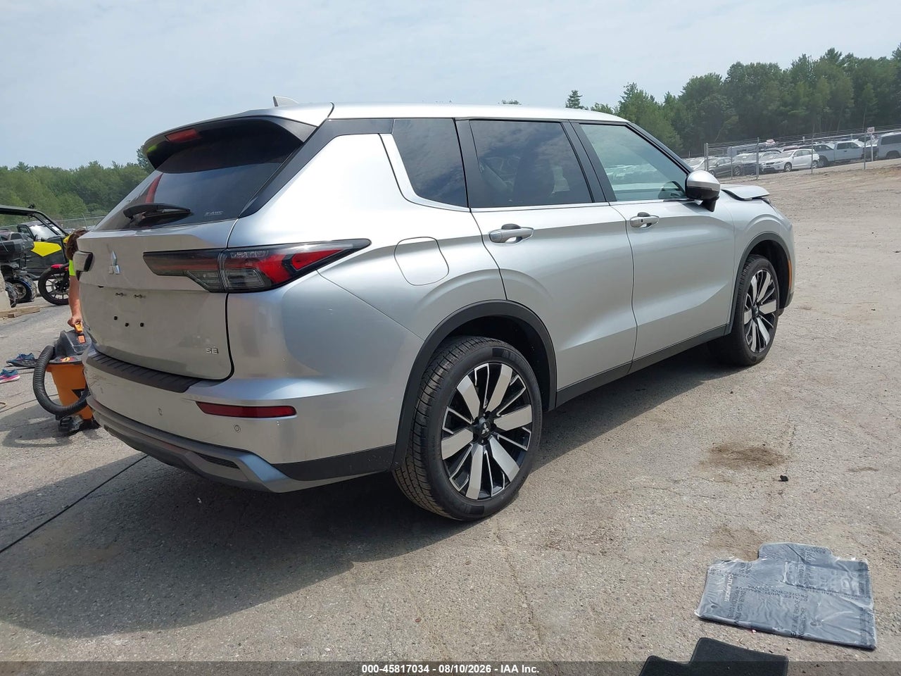 2025 MITSUBISHI OUTLANDER SE 2.5 S-AWC/TRAIL EDITION S-AWC · 4/11