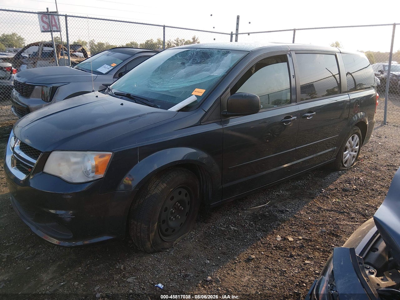2014 DODGE GRAND CARAVAN SE · 2/5