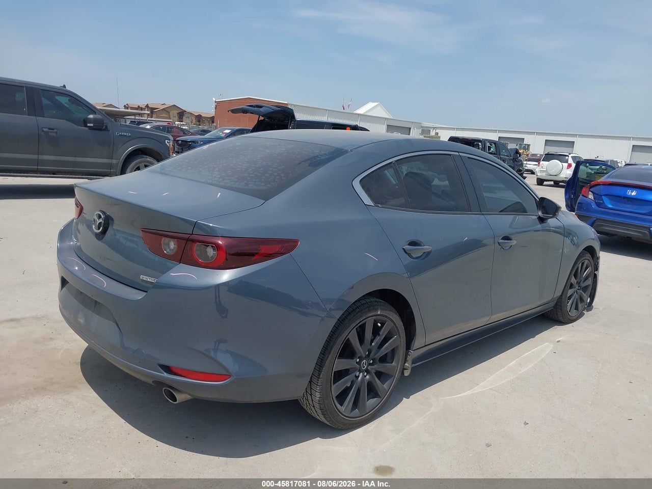2022 MAZDA MAZDA3 CARBON EDITION · 4/11