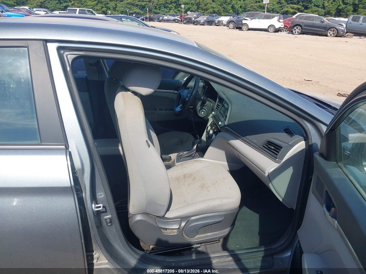 2019 HYUNDAI ELANTRA SE · 5/11