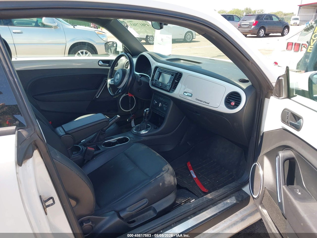 2012 VOLKSWAGEN BEETLE 2.5L · 5/11