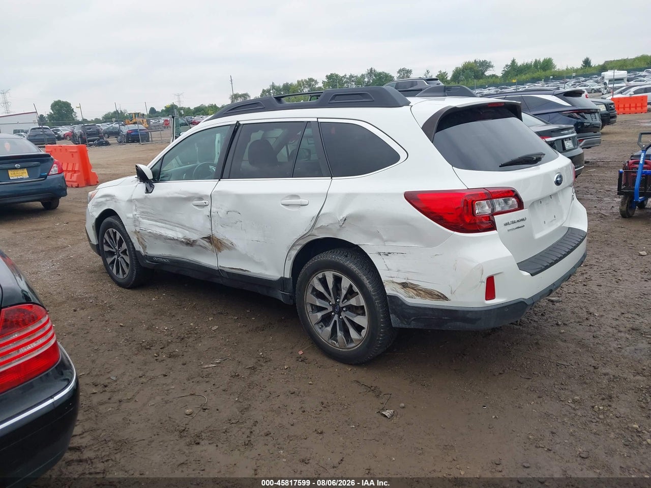 2017 SUBARU OUTBACK 3.6R LIMITED · 3/11