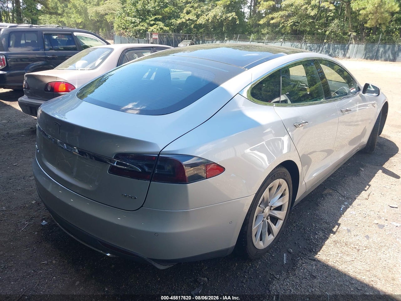 2016 TESLA MODEL S 60D/70D/75D/85D/90D · 4/11