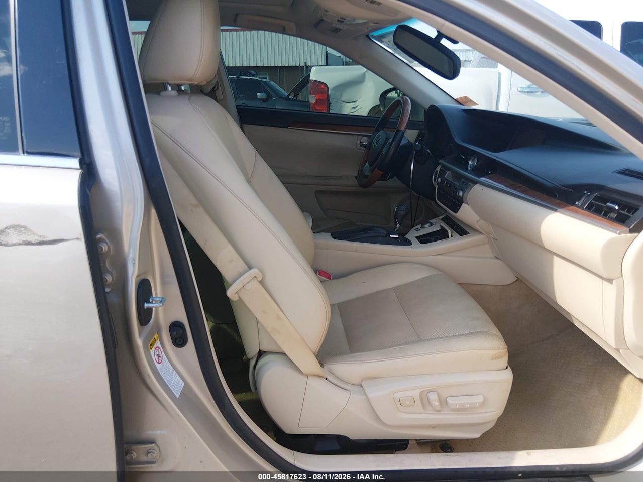 2015 LEXUS ES 300H · 5/11