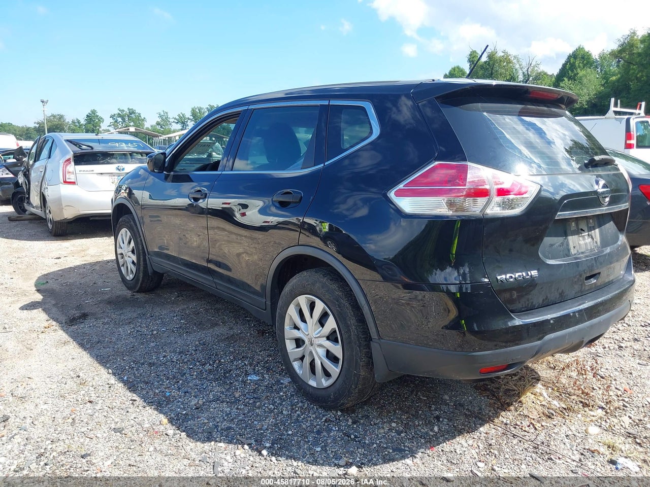2016 NISSAN ROGUE S · 3/11
