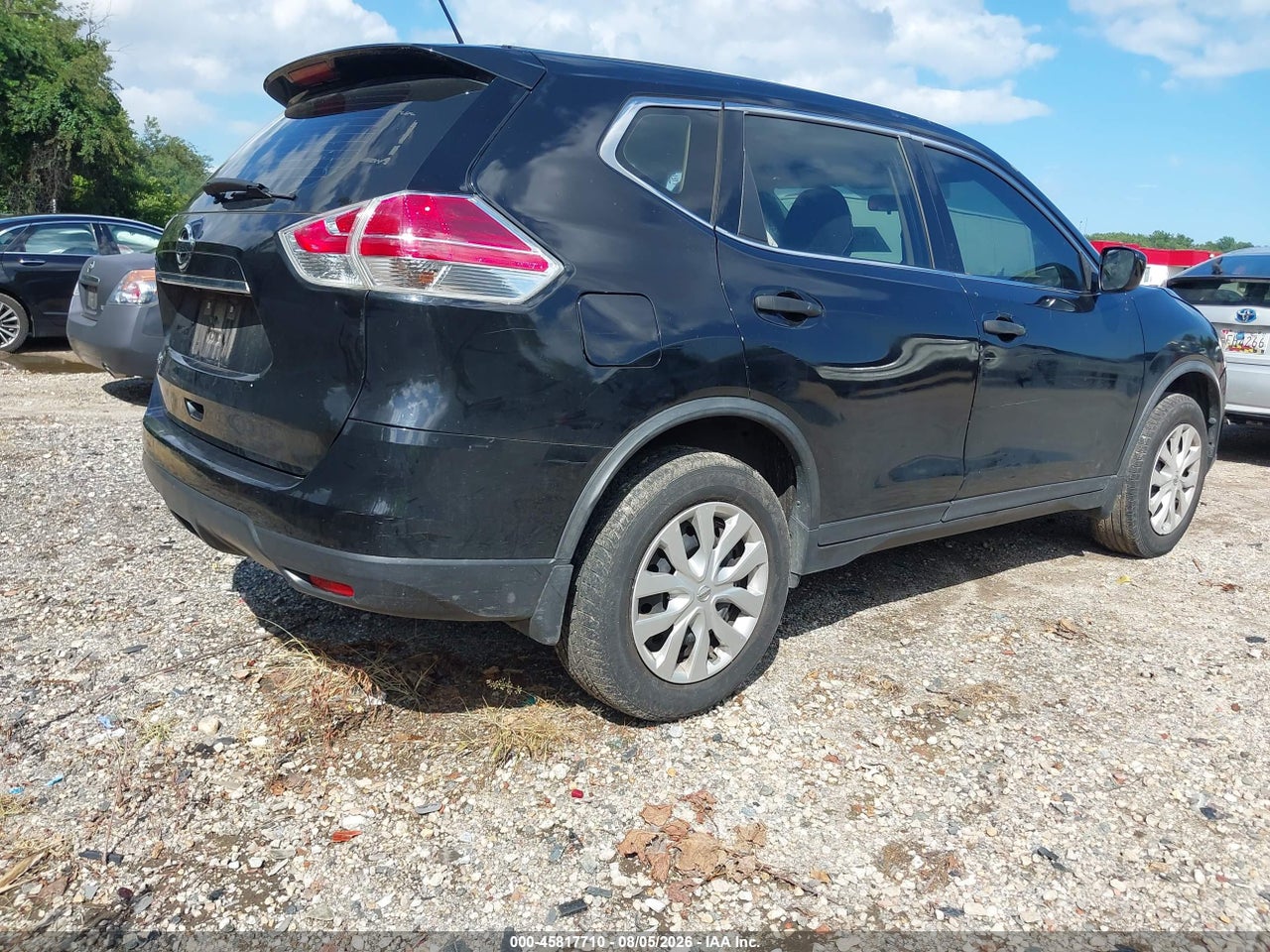 2016 NISSAN ROGUE S · 4/11