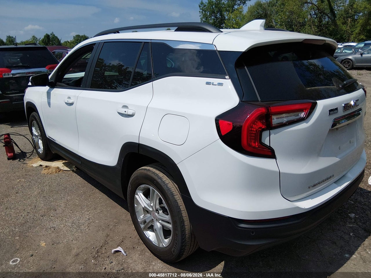 2023 GMC TERRAIN FWD SLE · 3/11