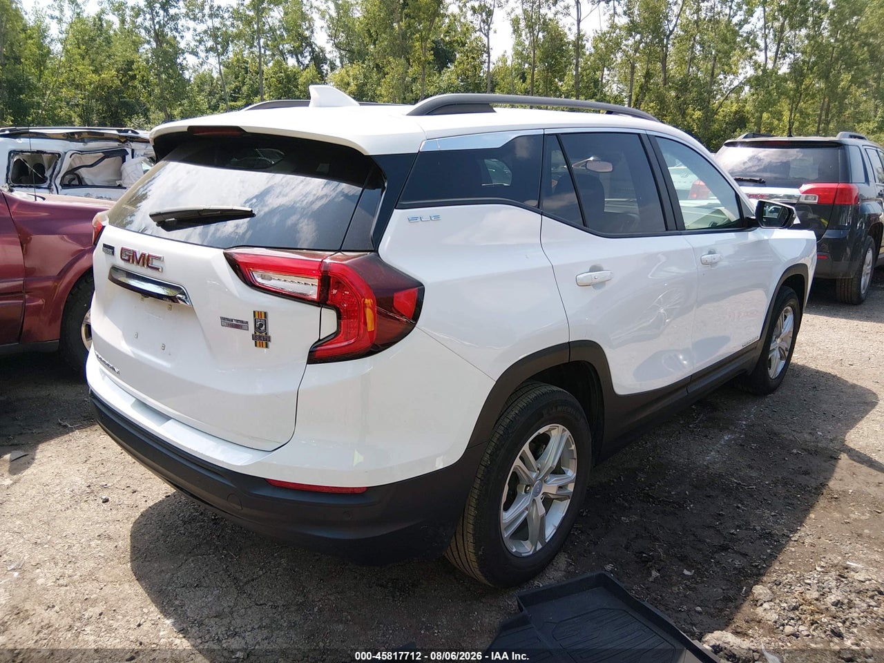 2023 GMC TERRAIN FWD SLE · 4/11