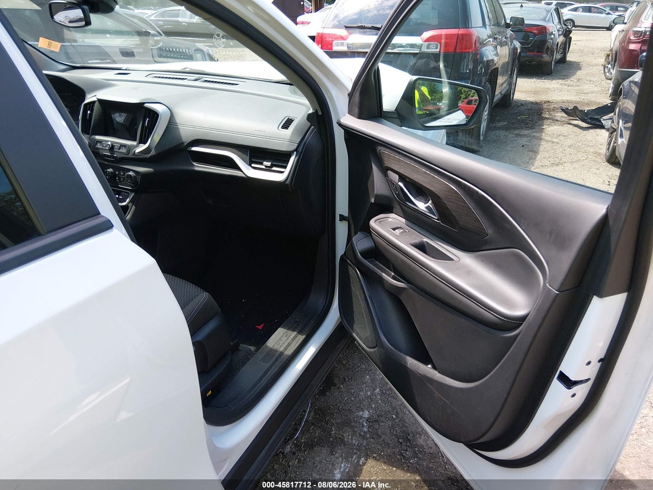 2023 GMC TERRAIN FWD SLE · 5/11