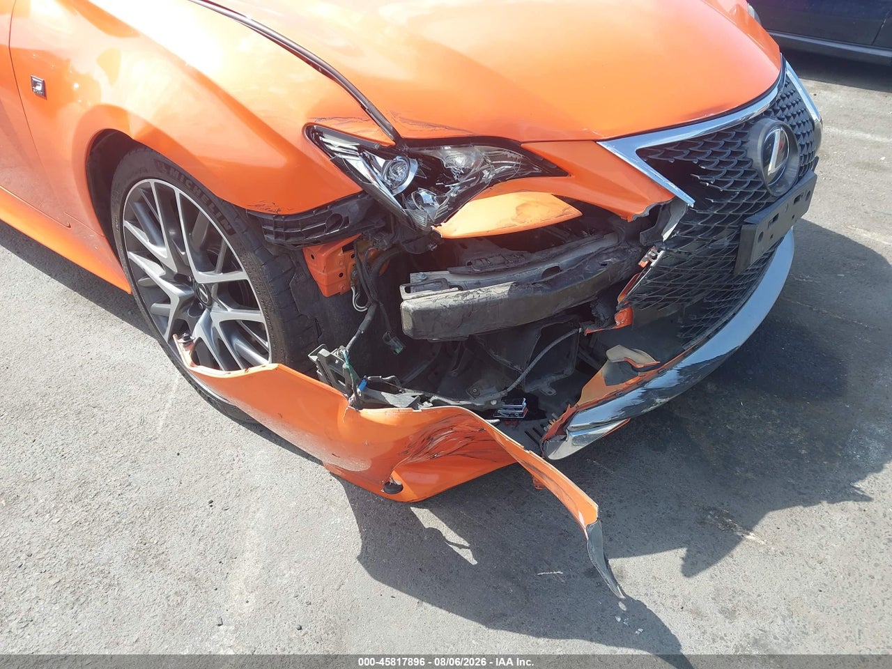 2016 LEXUS RC 200T · 6/11