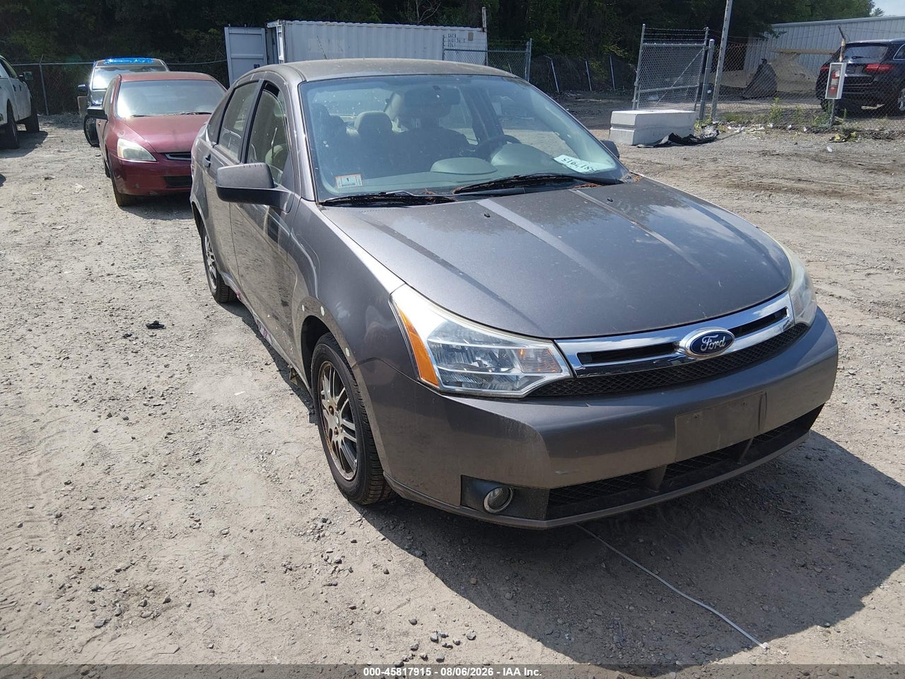 1FAHP3FN7BW****** · 2011 FORD FOCUS SE