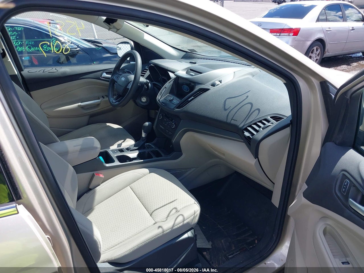 2017 FORD ESCAPE SE · 5/11