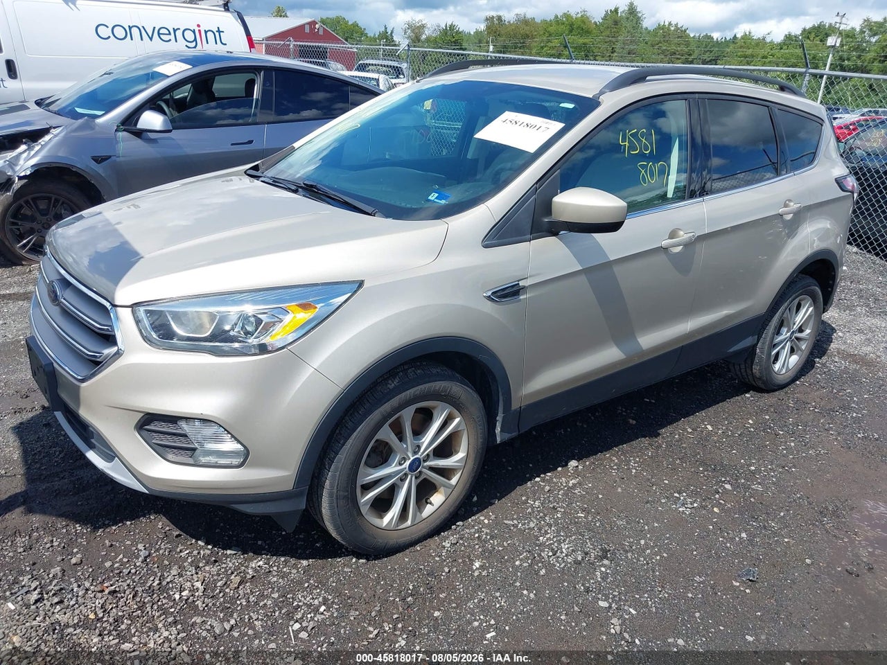 2017 FORD ESCAPE SE · 2/11