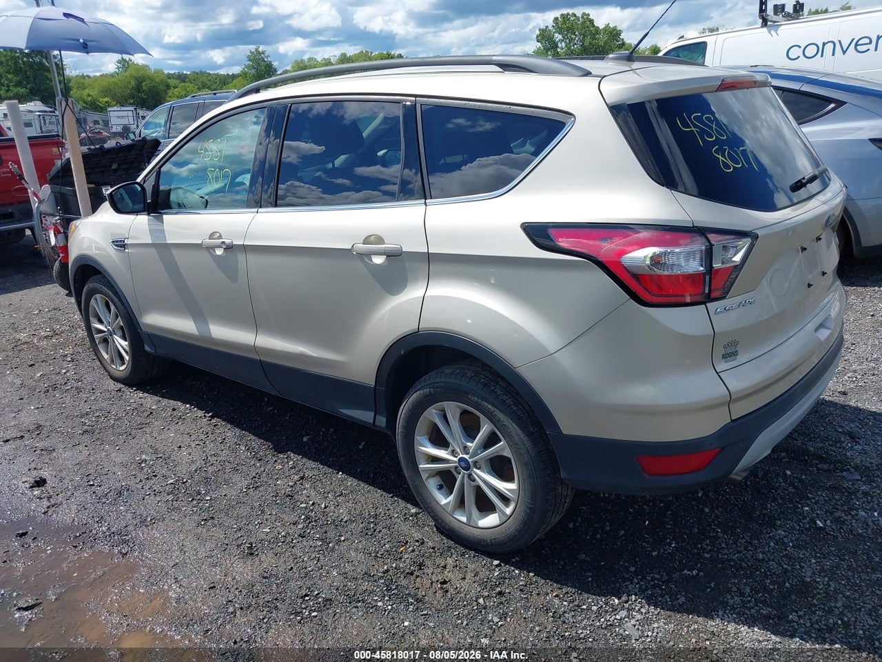 2017 FORD ESCAPE SE · 3/11