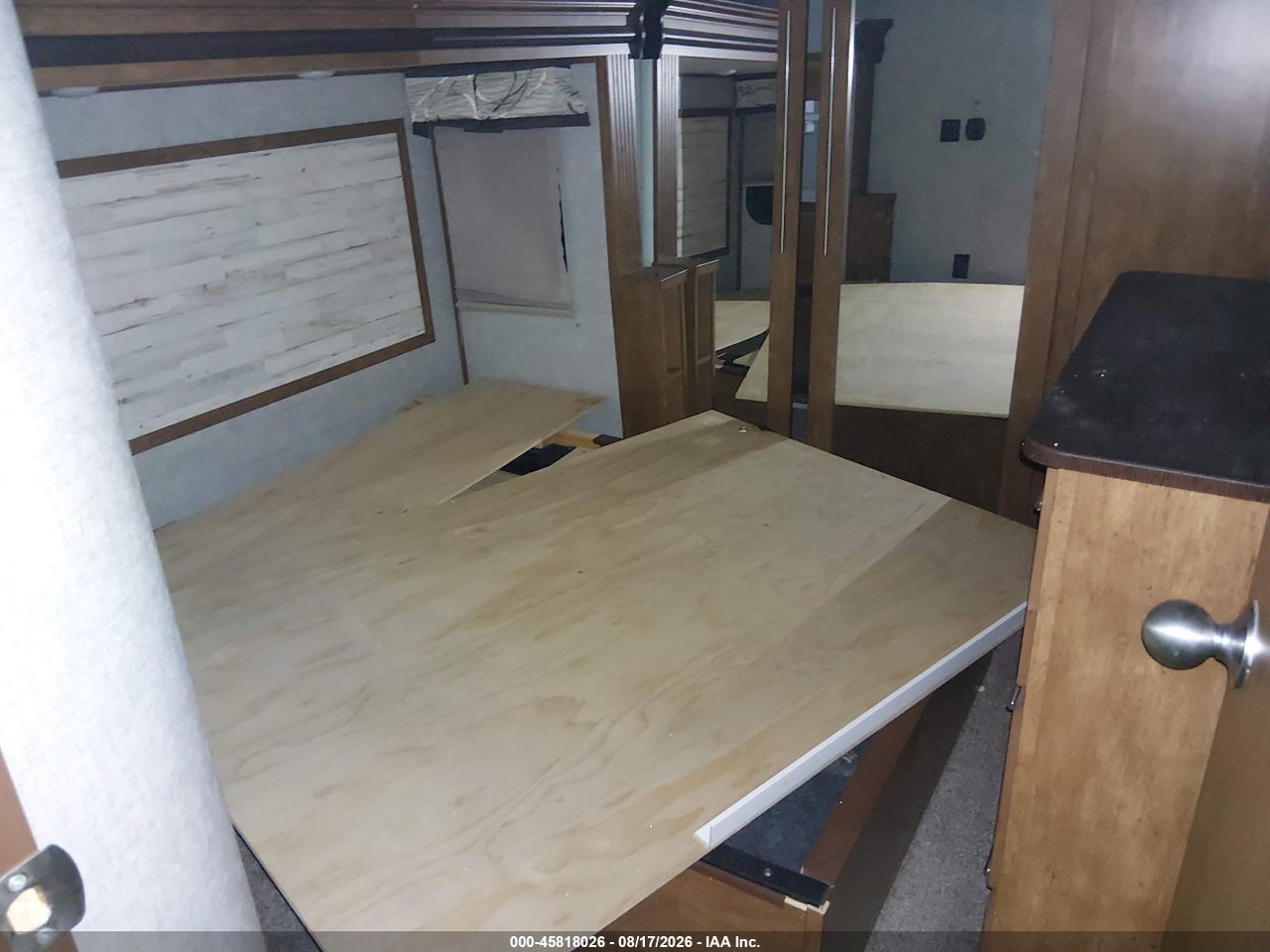 5ZT3SR1B7K6****** · 2019 FOREST RIVER SABRE 36BHQ   · 5/10