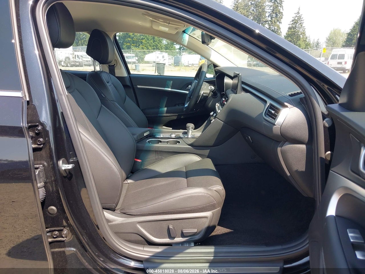 2026 GENESIS G70 2.5T RWD · 5/11
