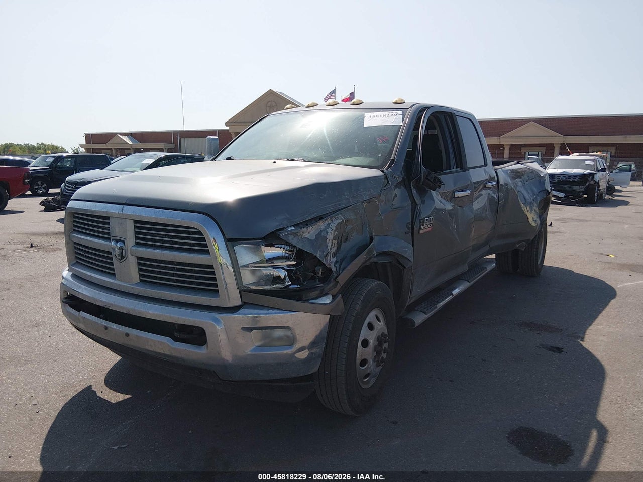 2012 RAM 3500 LARAMIE · 2/4