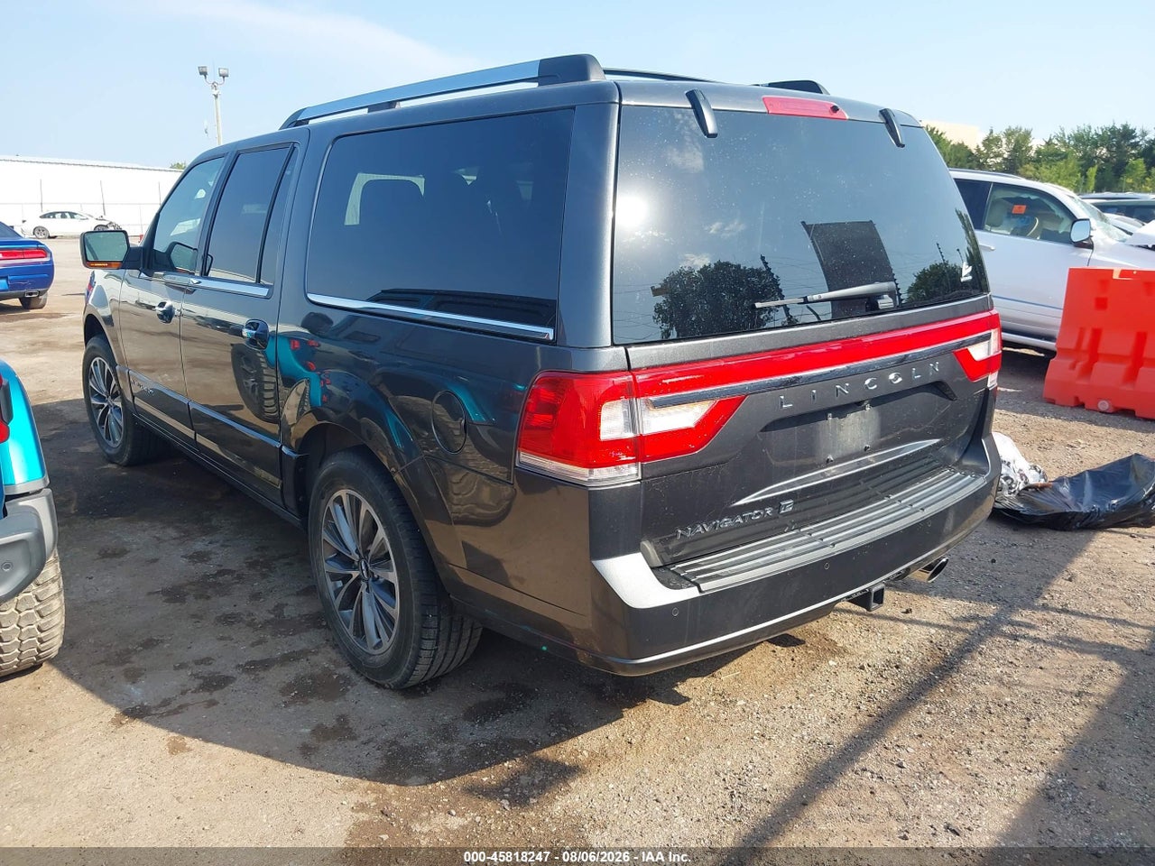 2017 LINCOLN NAVIGATOR L SELECT · 3/11