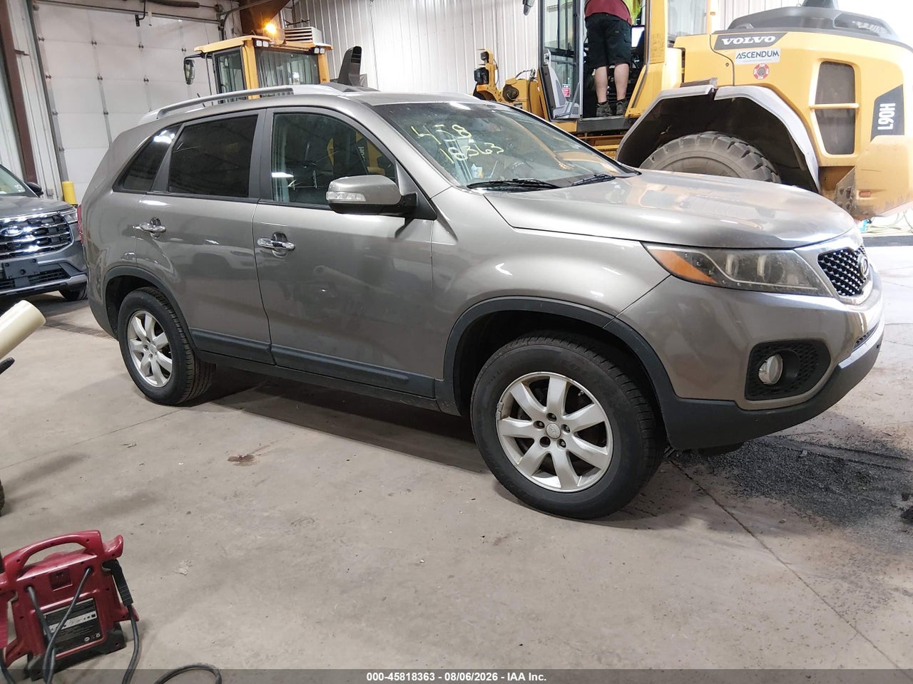 5XYKT3A15BG****** · 2011 KIA SORENTO LX