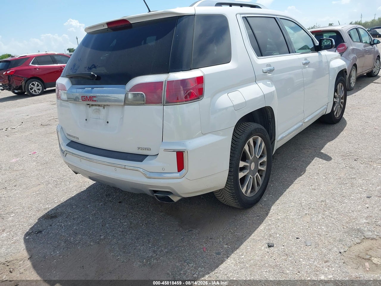 2017 GMC TERRAIN DENALI · 4/10