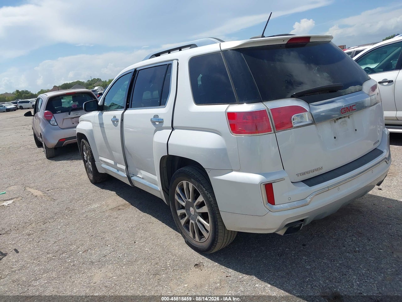 2017 GMC TERRAIN DENALI · 3/10