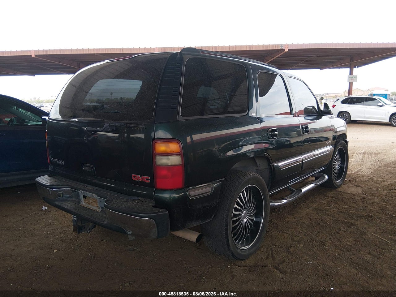 2001 GMC YUKON SLT · 4/11