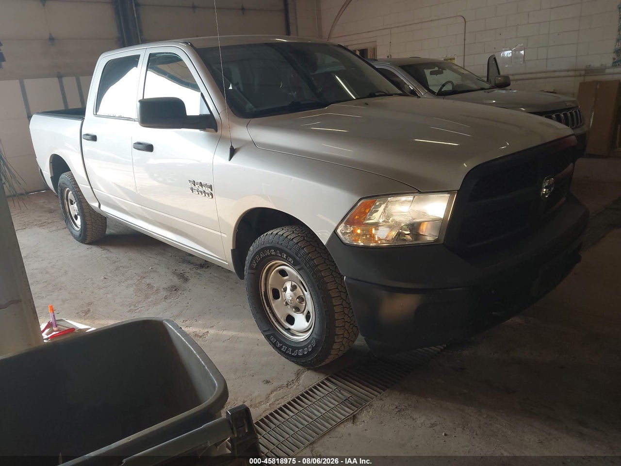 2017 RAM 1500 TRADESMAN 4X4 5'7 BOX