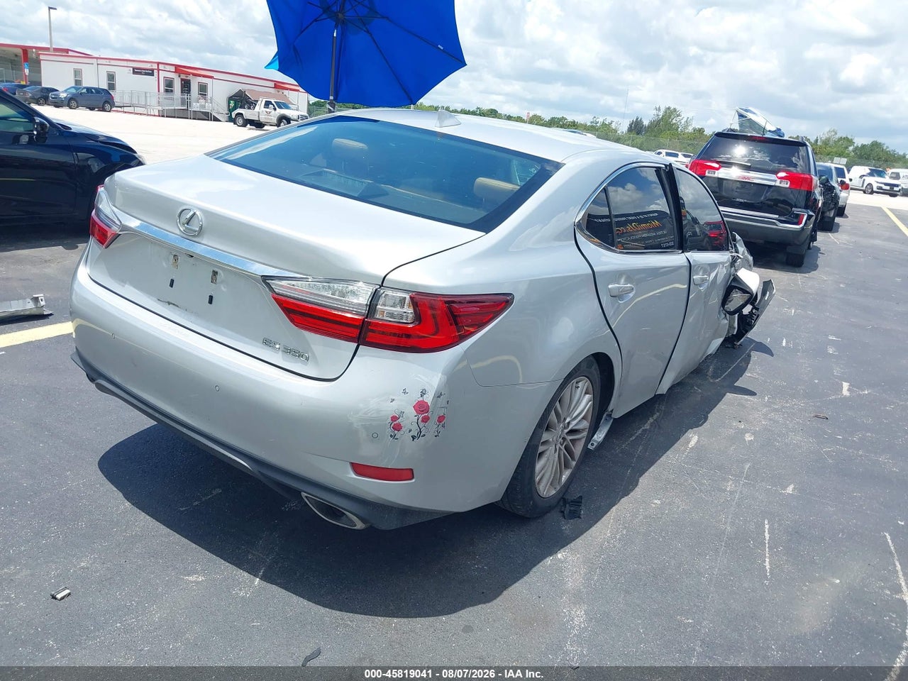 2017 LEXUS ES 350 · 4/10