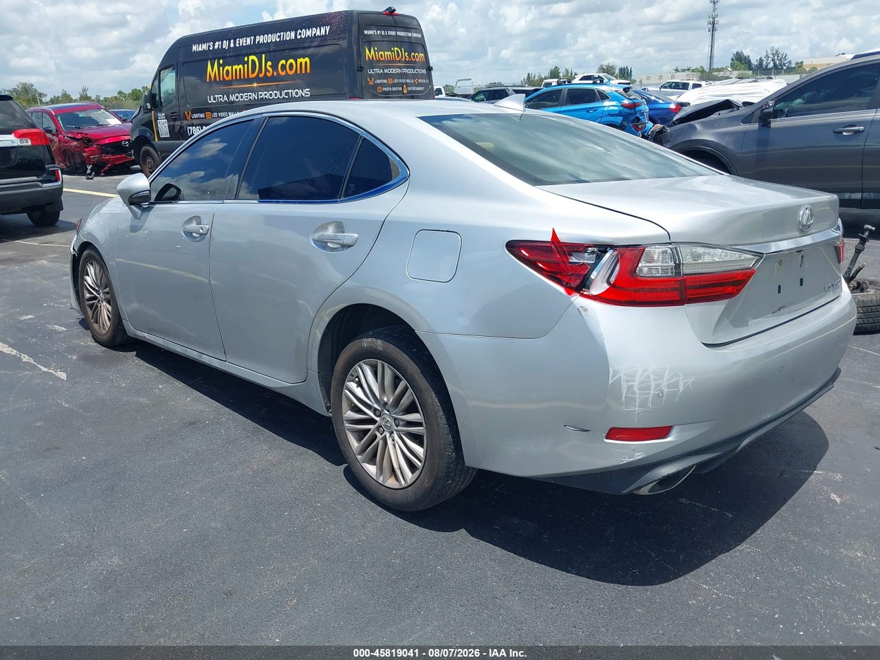 2017 LEXUS ES 350 · 3/10