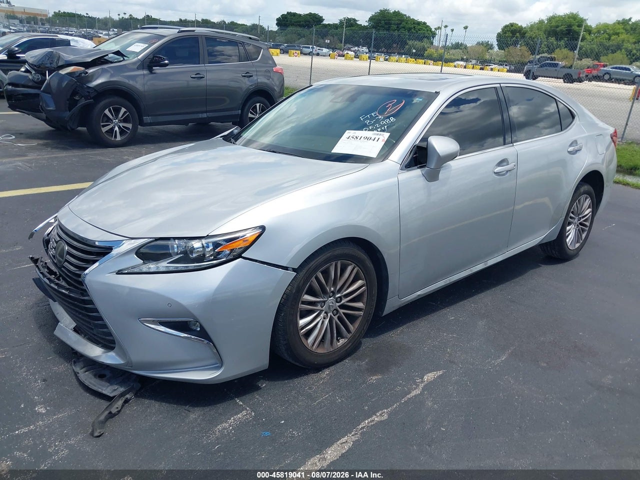 2017 LEXUS ES 350 · 2/10