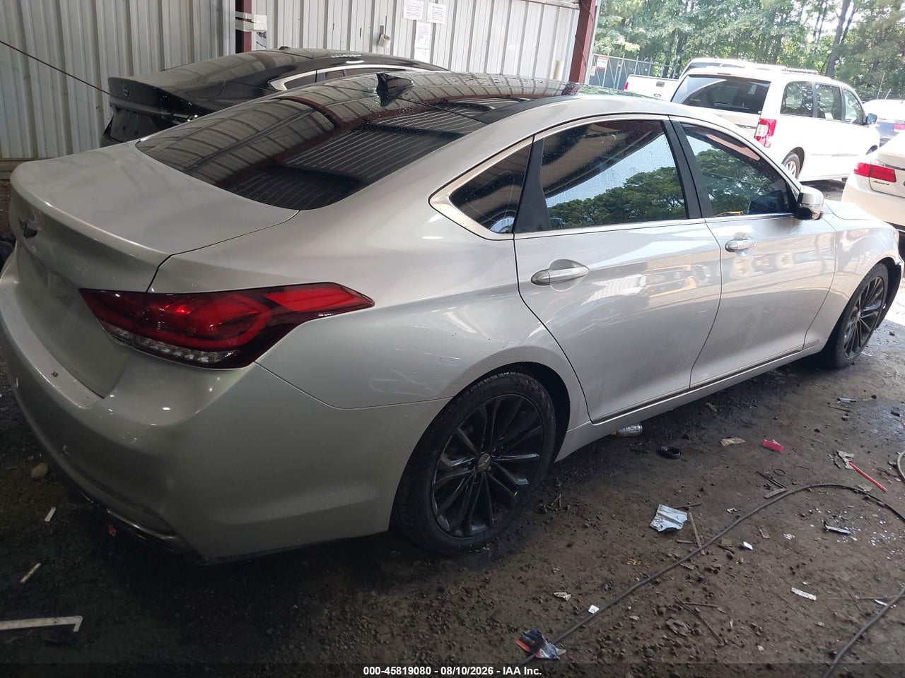 2015 HYUNDAI GENESIS 3.8 · 4/11