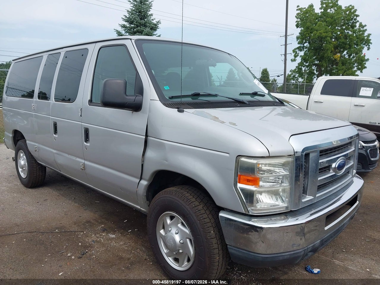 1FBNE3BL5BD****** · 2011 FORD E-350 SUPER DUTY XLT