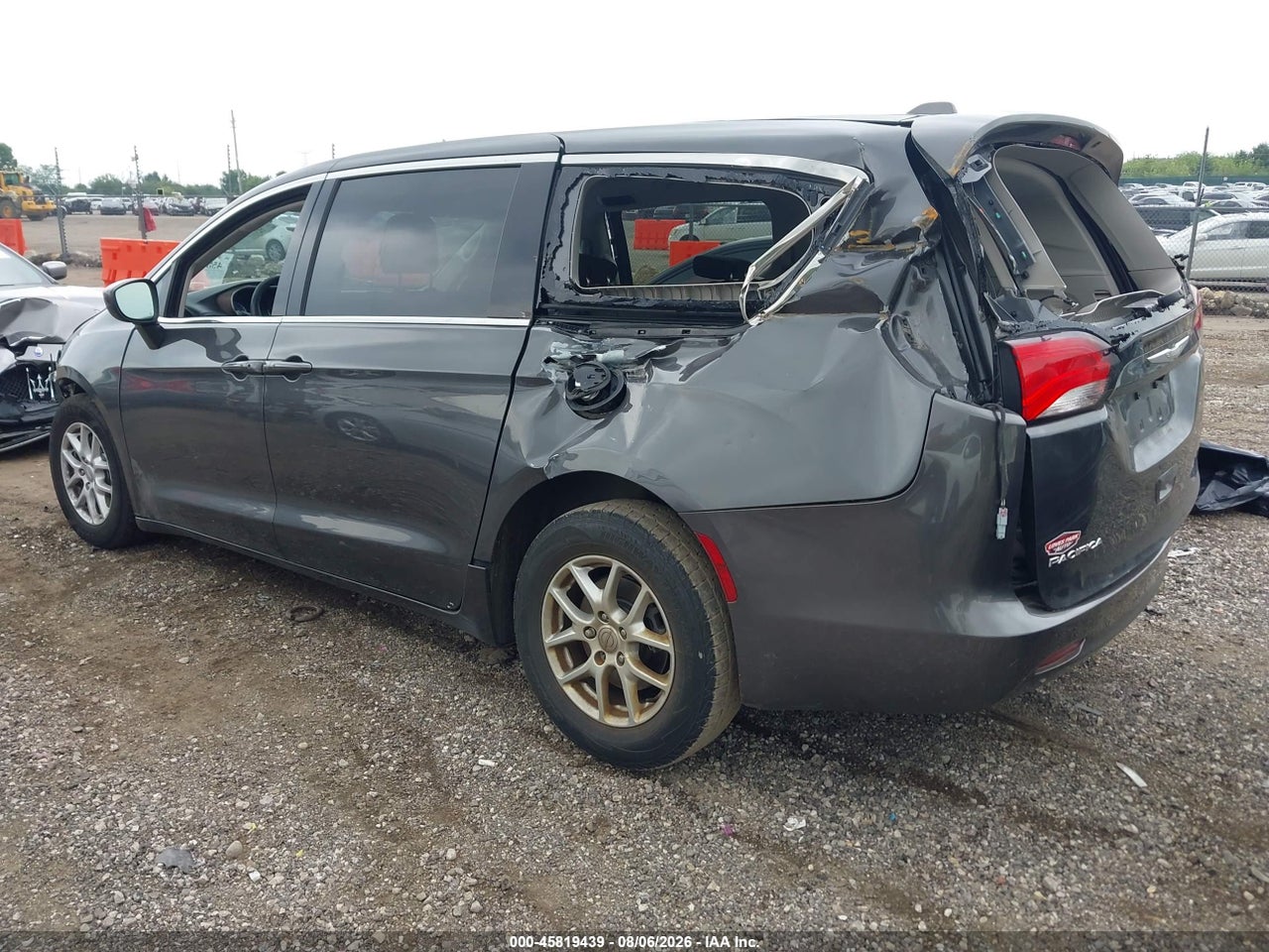2017 CHRYSLER PACIFICA TOURING · 3/11