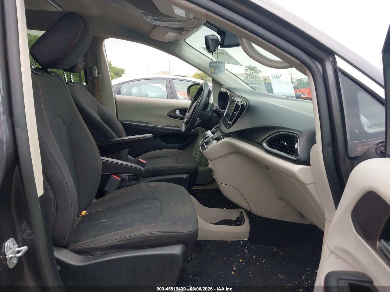 2017 CHRYSLER PACIFICA TOURING · 5/11