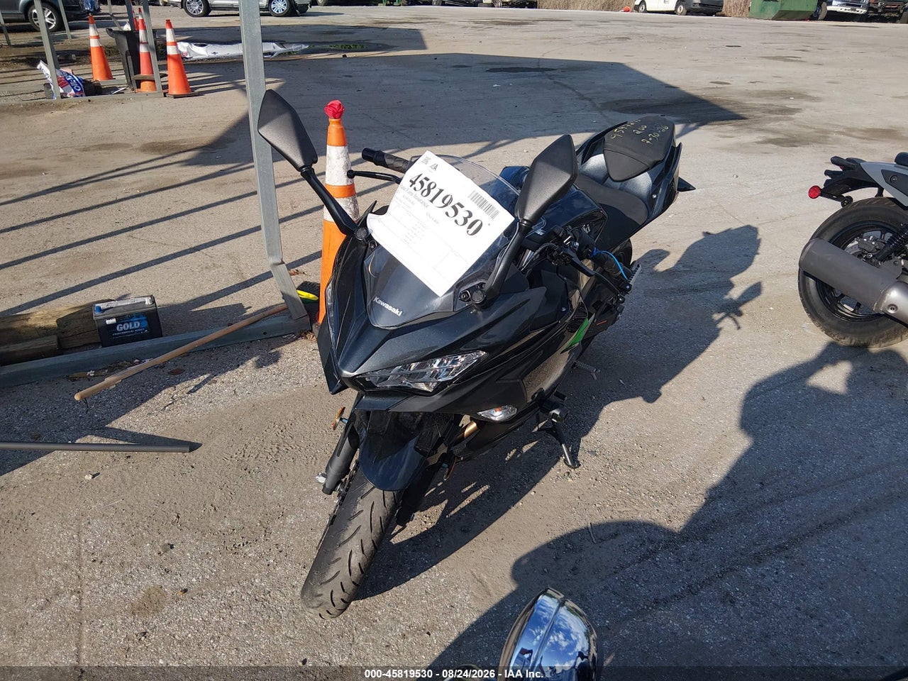 2023 KAWASAKI EX400 · 2/10