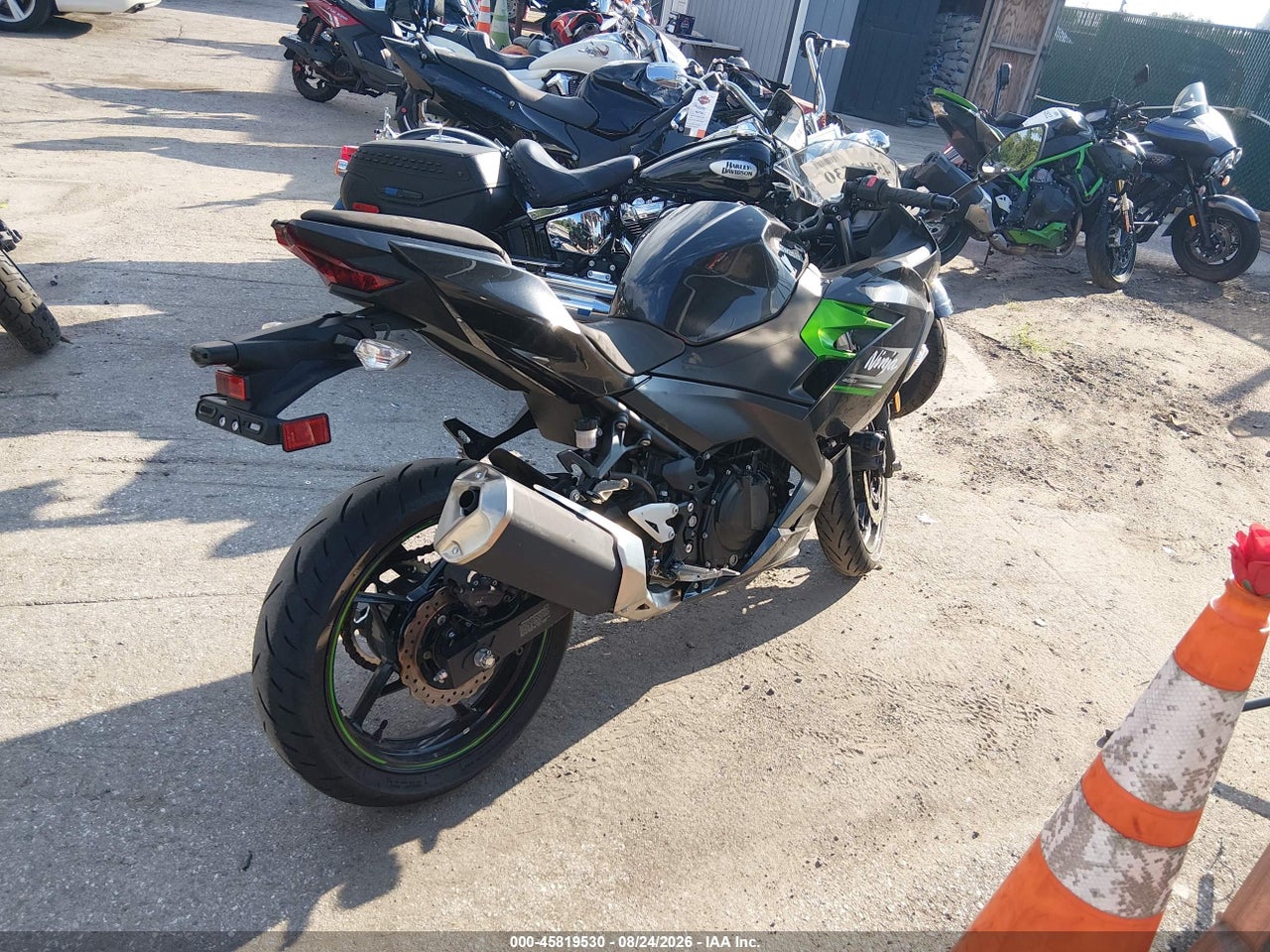 2023 KAWASAKI EX400 · 4/10