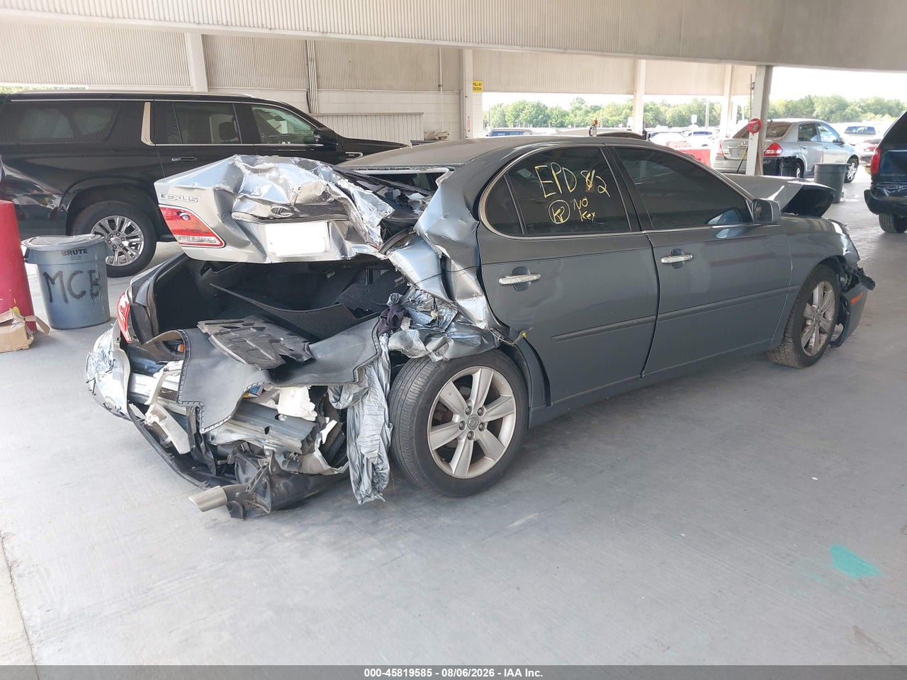 2005 LEXUS ES 330 · 4/10