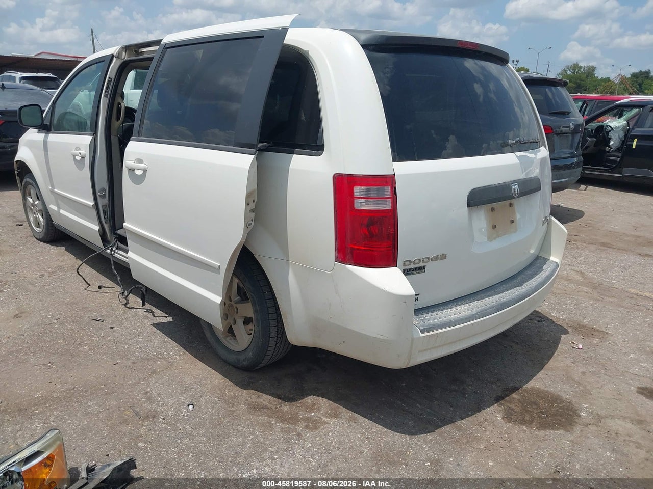 2010 DODGE GRAND CARAVAN SE · 3/11