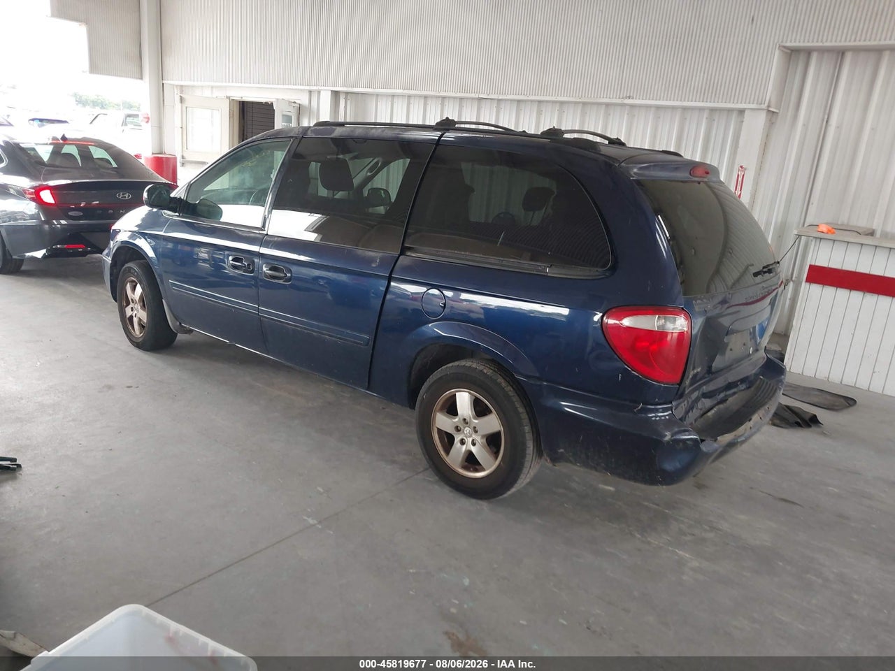 2005 DODGE GRAND CARAVAN SXT · 3/10