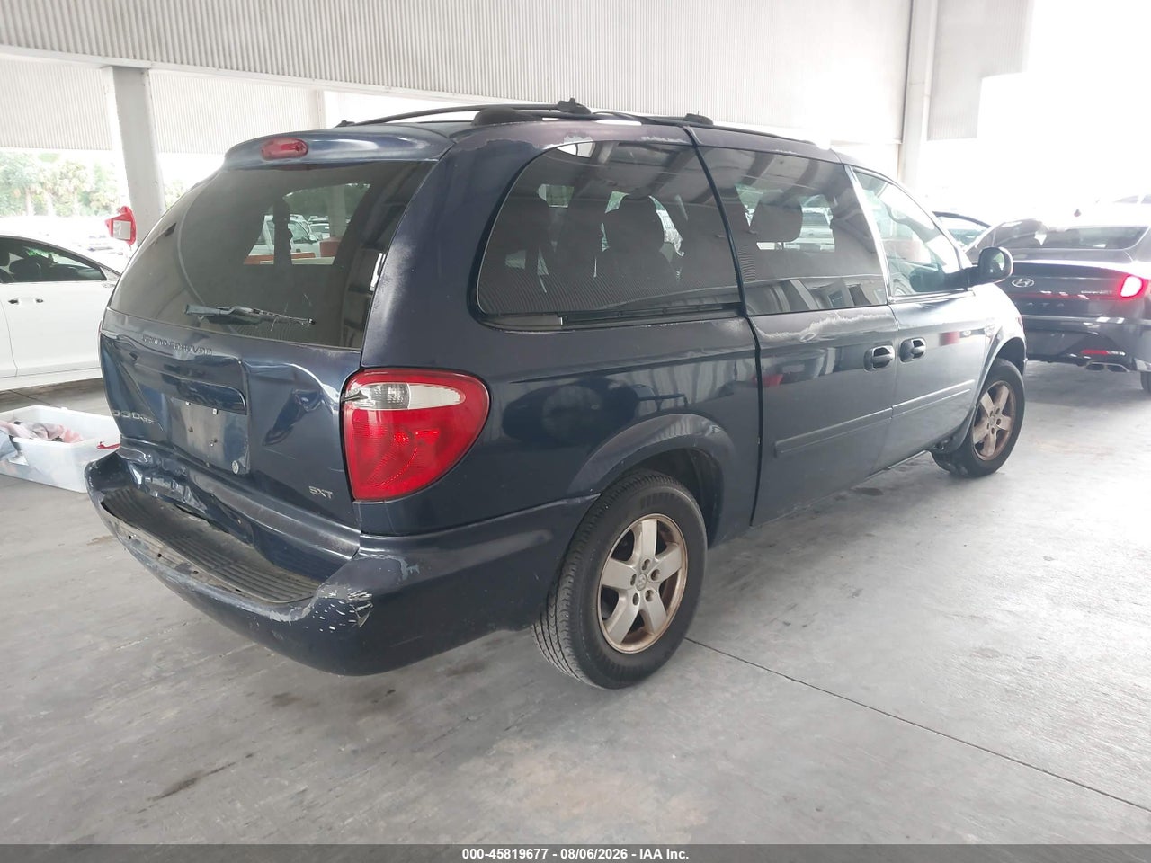 2005 DODGE GRAND CARAVAN SXT · 4/10