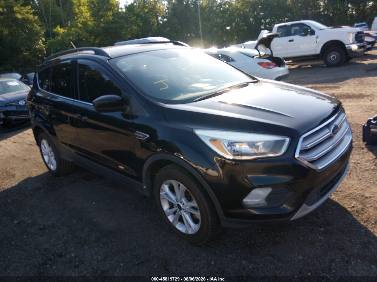 1FMCU0GDXJU****** · 2018 FORD ESCAPE SE