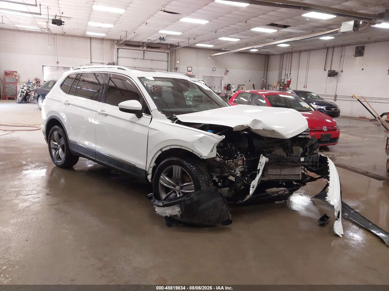 3VV2B7AX9LM****** · 2020 VOLKSWAGEN TIGUAN 2.0T SE/2.0T SE R-LINE BLACK/2.0T SEL