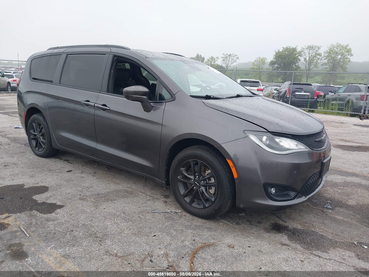 2C4RC3BG9LR****** · 2020 CHRYSLER PACIFICA AWD LAUNCH EDITION