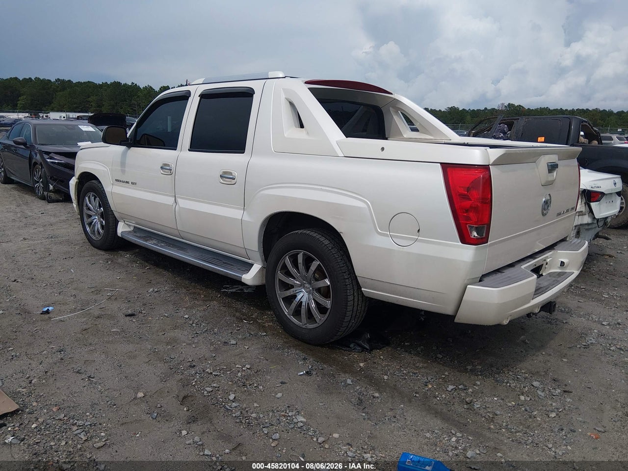 2004 CADILLAC ESCALADE EXT STANDARD · 3/11
