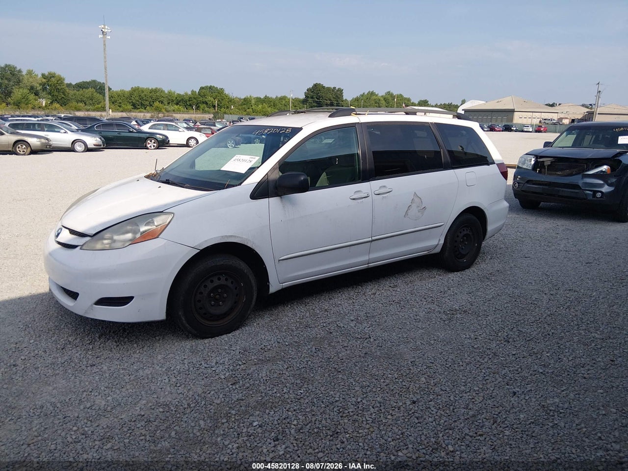 2005 TOYOTA SIENNA LE · 2/11