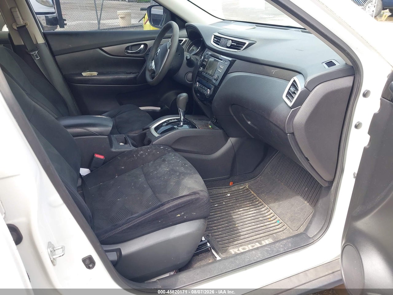 2015 NISSAN ROGUE SV · 5/11