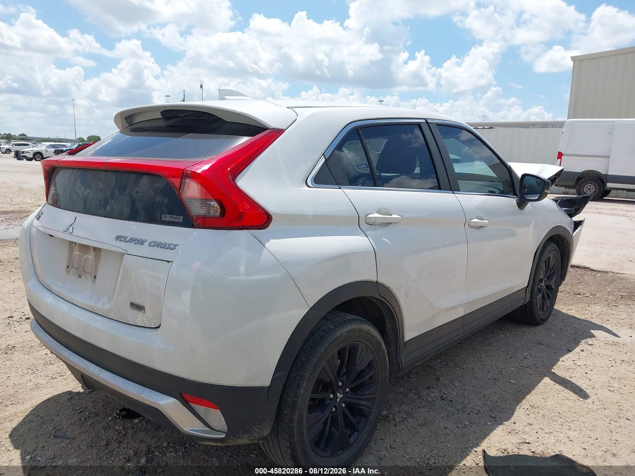 2018 MITSUBISHI ECLIPSE CROSS LE · 4/11
